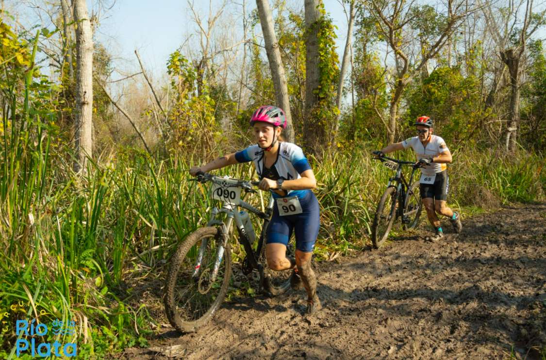 Gran participación de estudiante de la UCALP en el Duatlón Atalaya