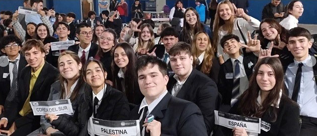 Alumnos de los colegios participaron del simulacro ONU