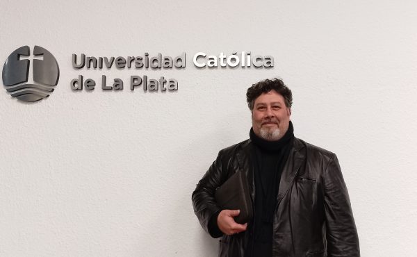 El Parlamento Mundial de Educación reconoce a un Docente de la UCALP