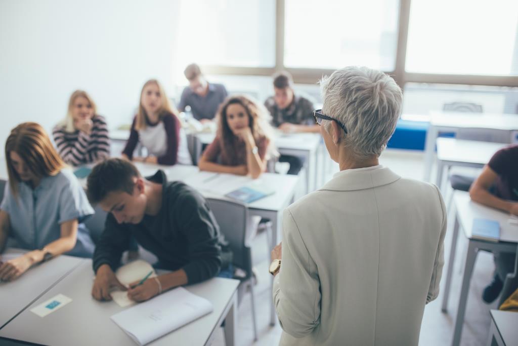 Investigadores extranjeros obtuvieron becas internacionales de la UCALP