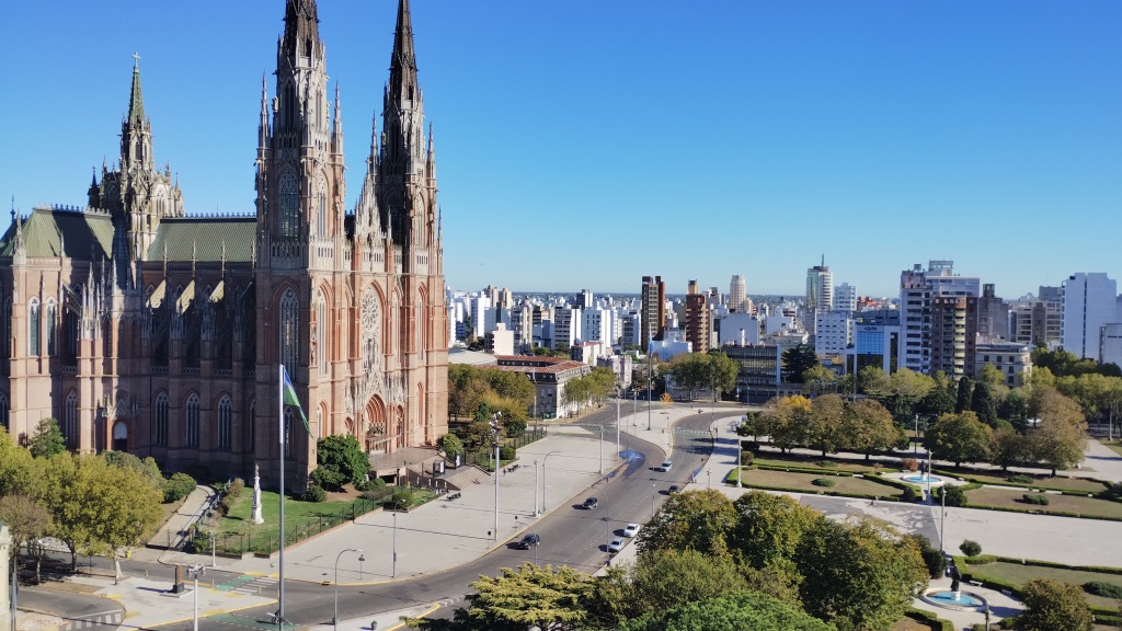 Invitan a ingresantes universitarios a conocer la Ciudad