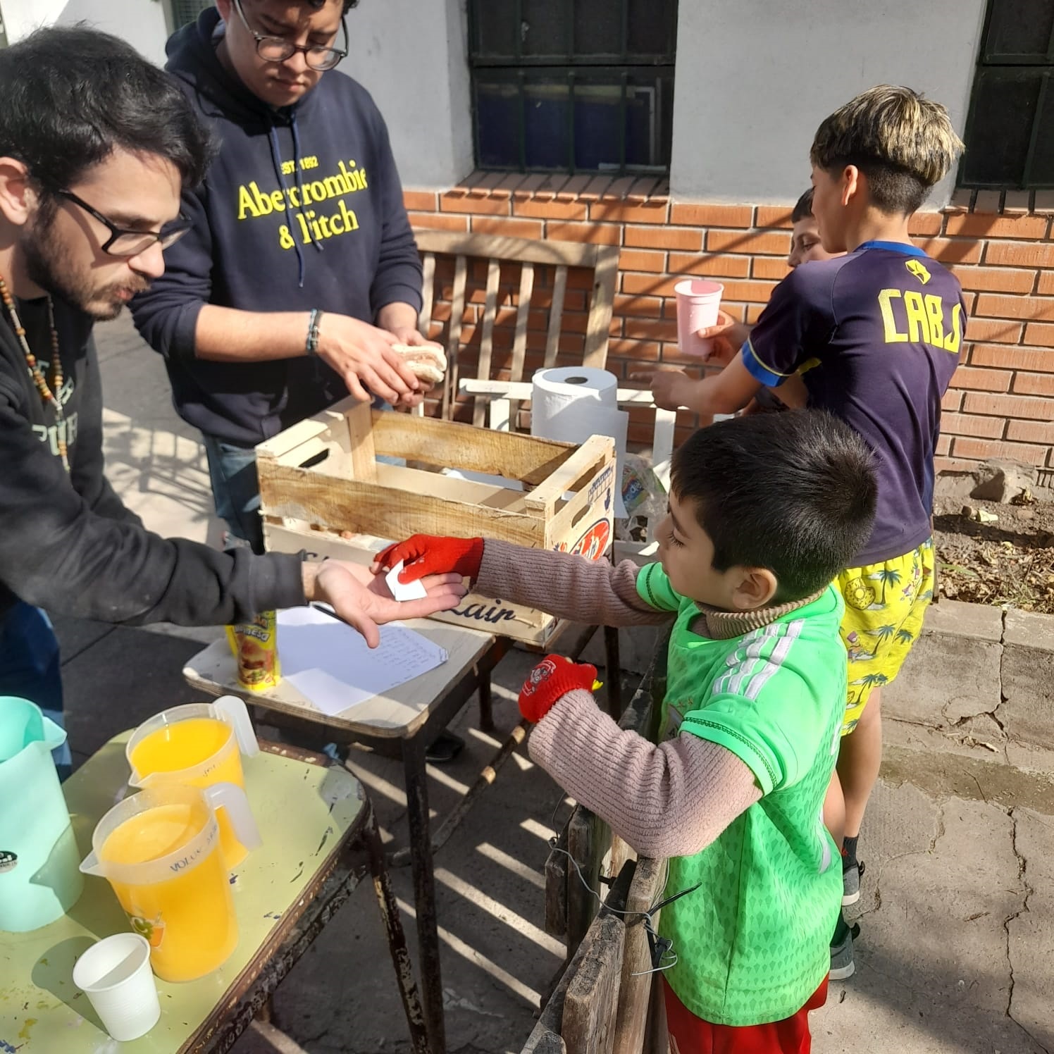 2Juegos, sorpresas y regalos para los niños en su día (3)