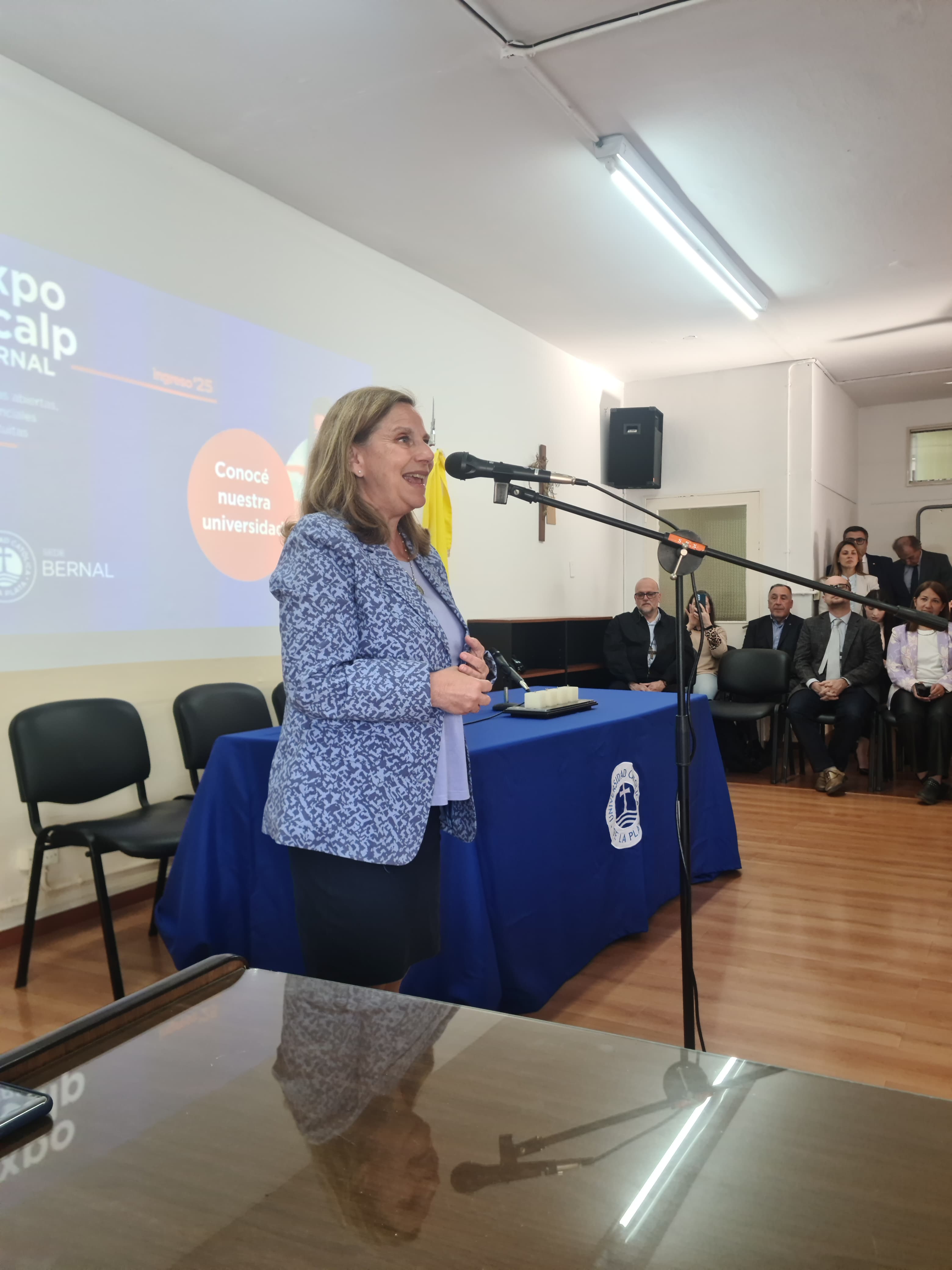 Concurrida Expo UCALP en Bernal para conocer las carreras (3)