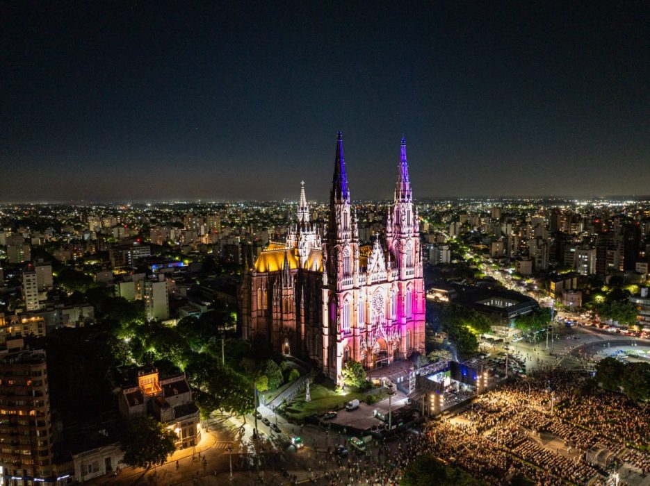 En un día histórico la Catedral volvió a brillar y sus campanas a sonar