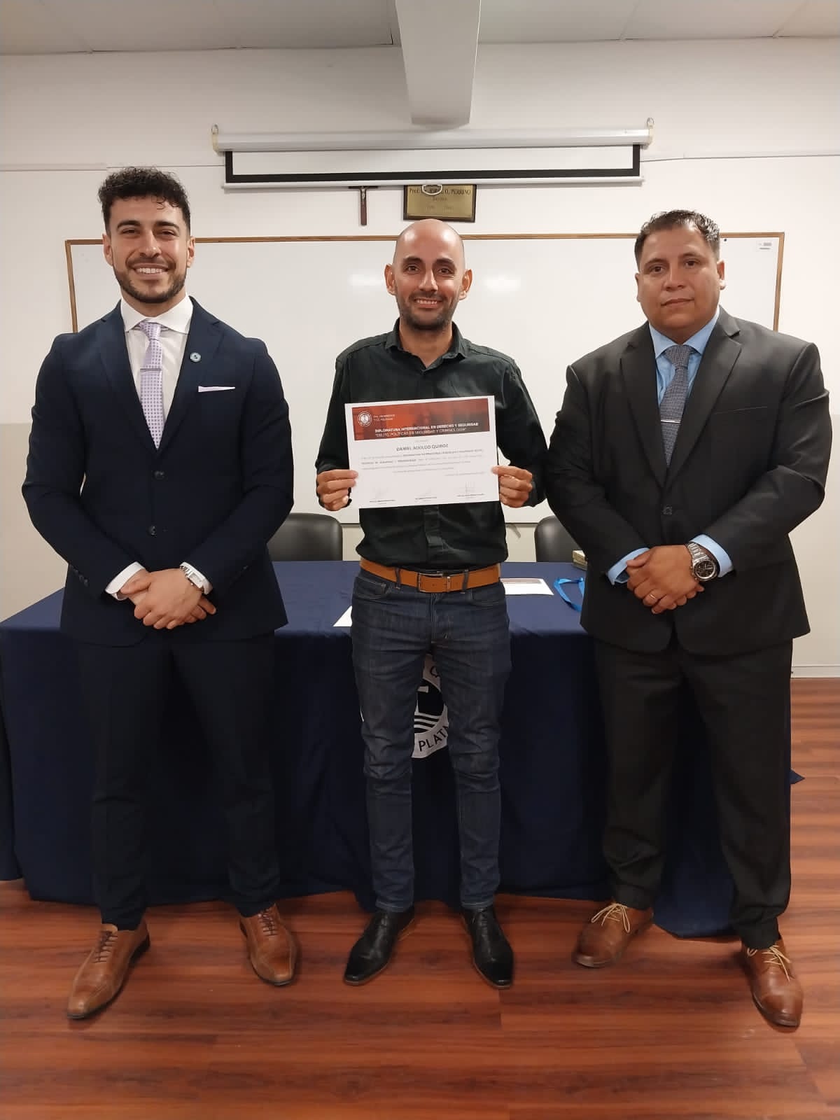 Entregan certificados de Diplomatura Internacional en Derecho y Seguridad