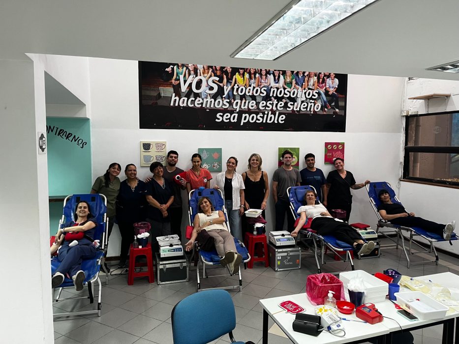 Voluntarios donaron sangre en Odontología