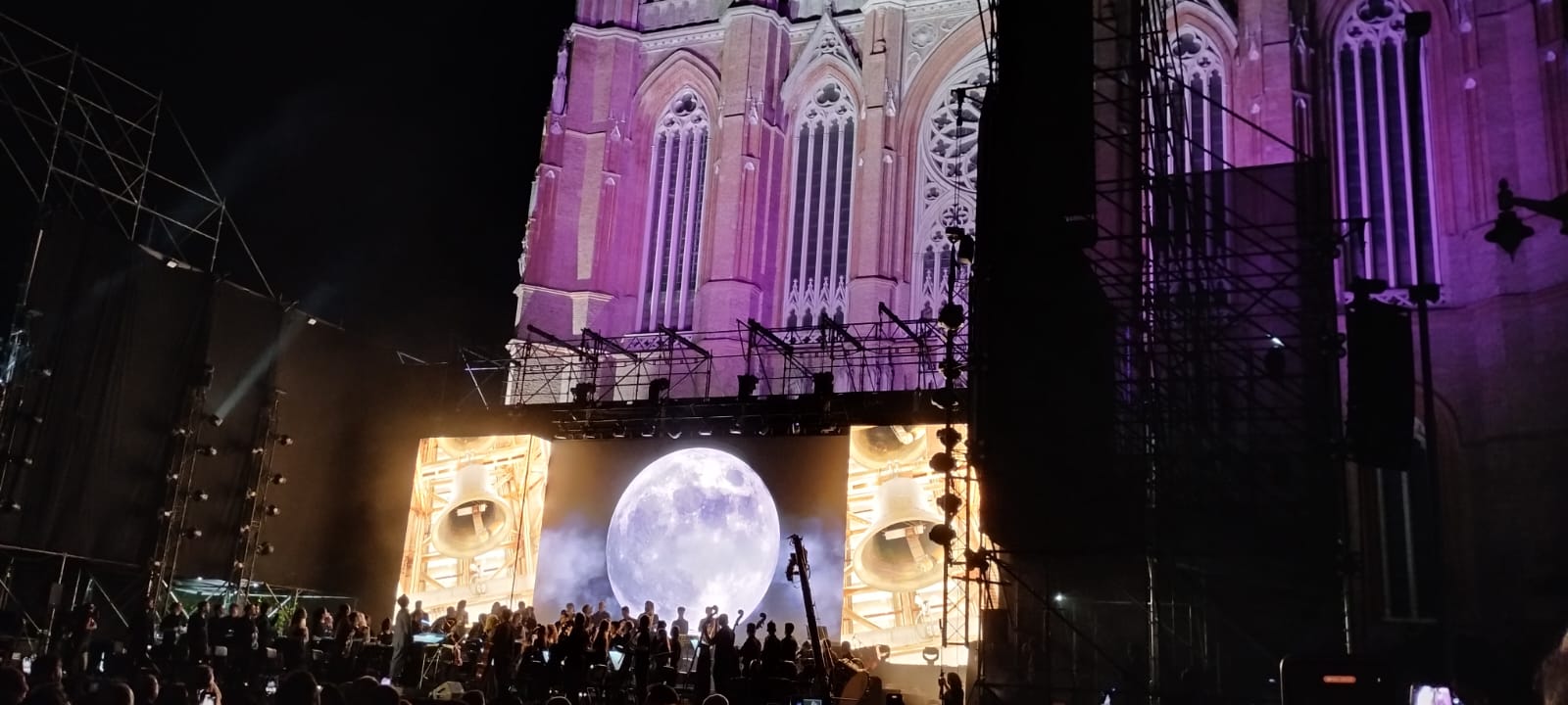 La UCALP participó de la histórica inauguración del nuevo sistema de iluminación y campanario de la Catedral (5)