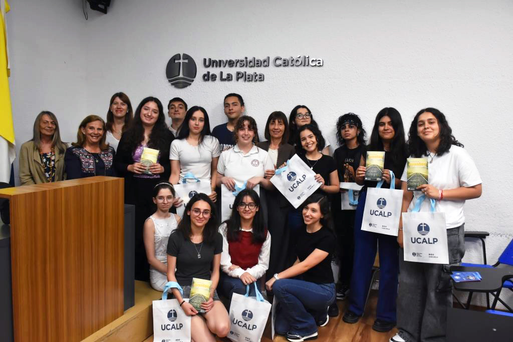 Se entregaron los premios del Certamen de Relatos Breves de Editorial UCALP