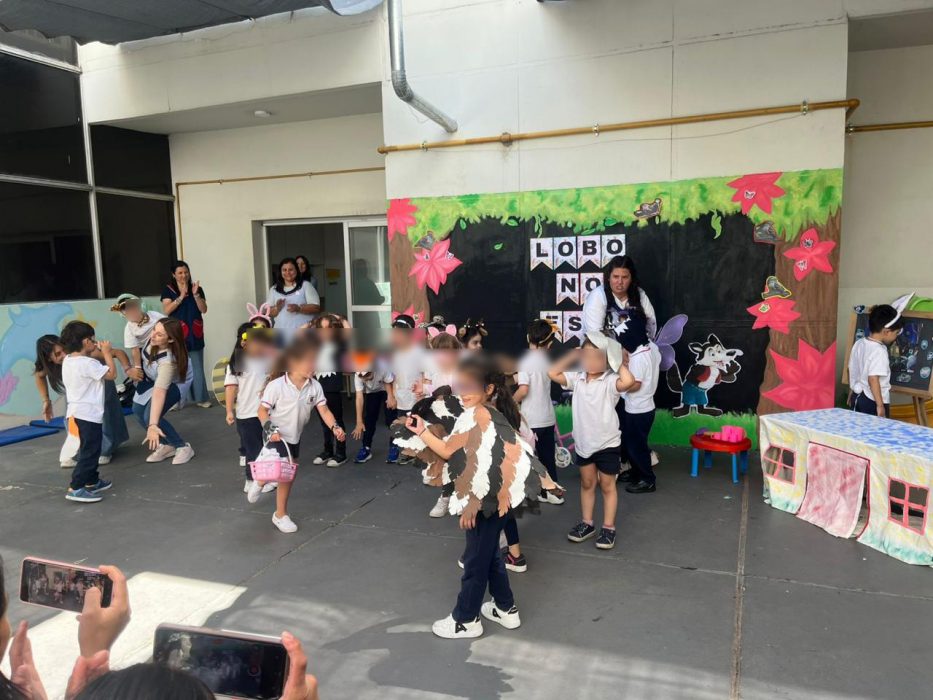Alumnos del Jardín Estrada cerraron el proyecto literario con obras teatrales (24)