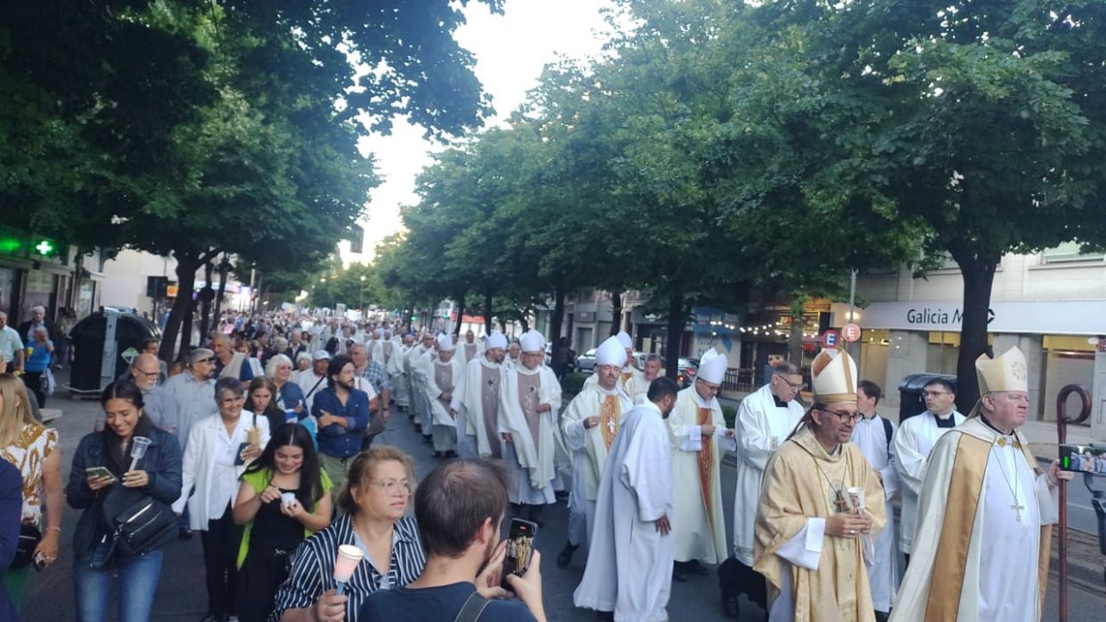 La asunción del nuevo Arzobispo en imágenes (33)
