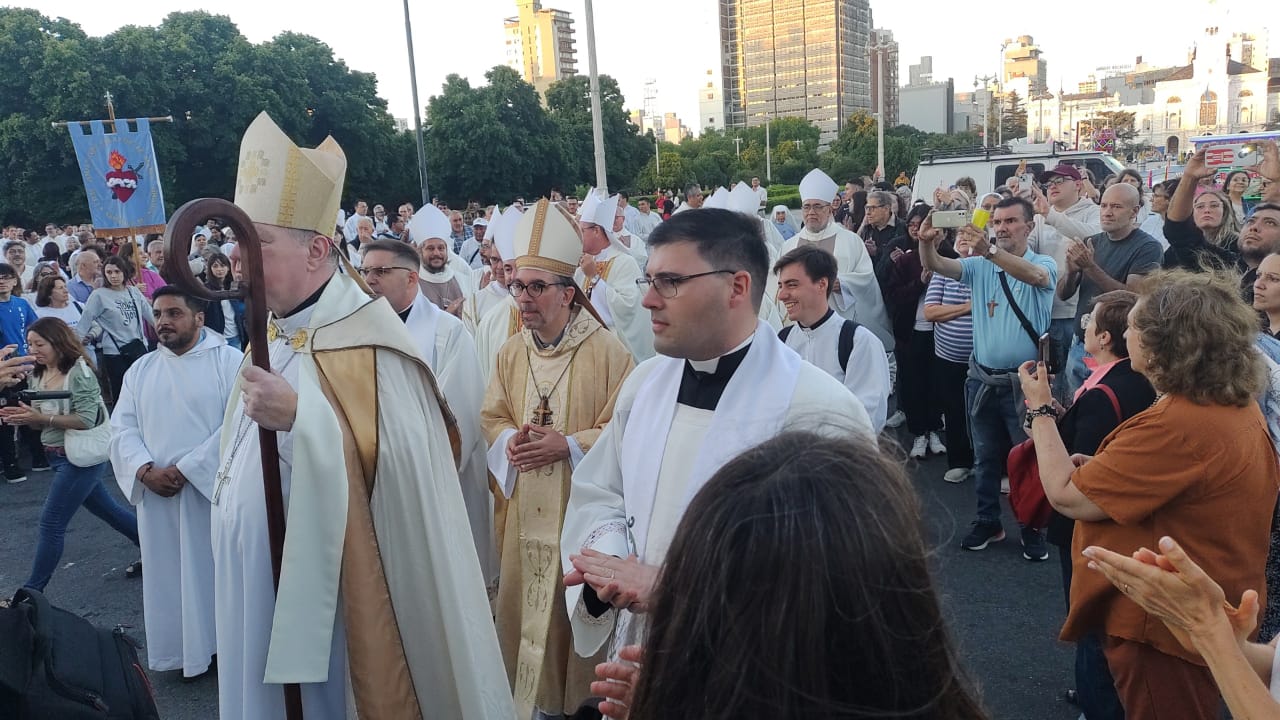 La asunción del nuevo Arzobispo en imágenes
