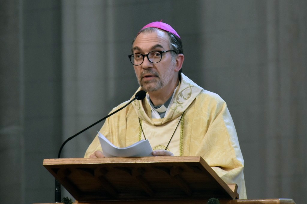 Primeros anuncios de monseñor Gustavo Carrara