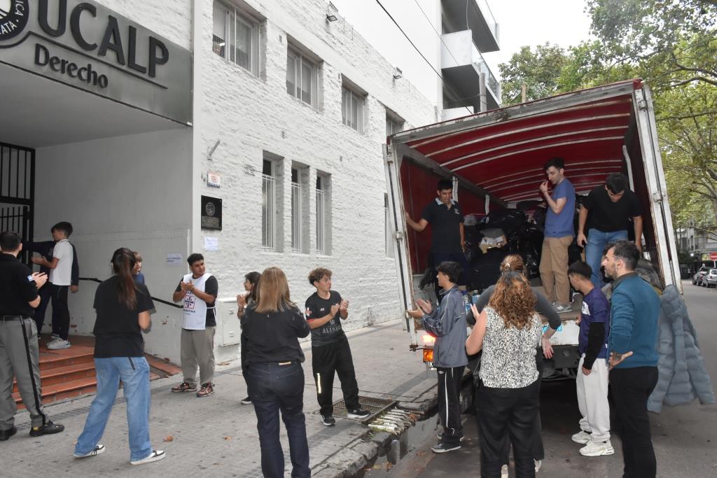 Camiones cargados de solidaridad salieron hacia Bahía Blanca ¡Muchas Gracias!