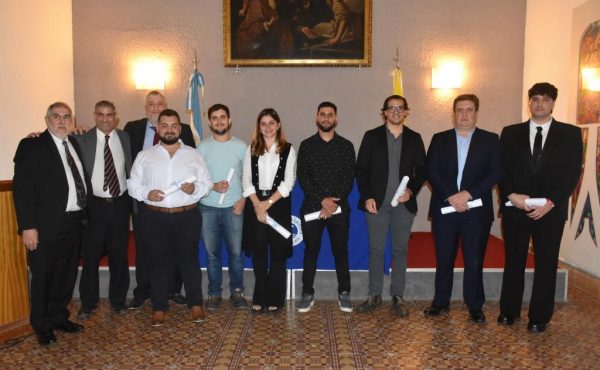 ¡Felicitaciones! a los nuevos graduados de Ciencias Exactas e Ingeniería