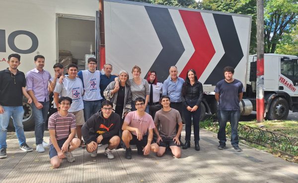 Un nuevo camión con donaciones partió desde La Plata y ya arribó a Bahía Blanca
