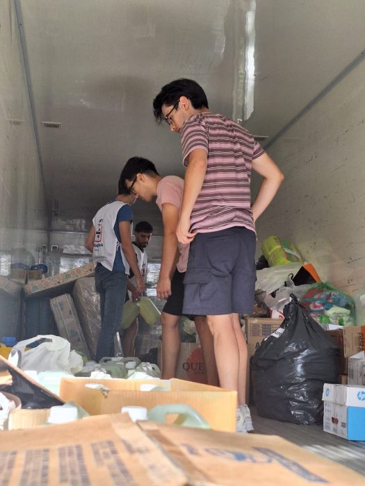 Un nuevo camión con donaciones partió desde la UCALP hacia Bahía Blanca (2)