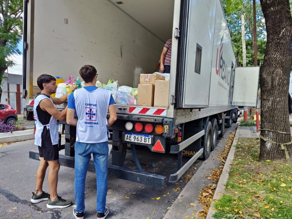 Un nuevo camión con donaciones partió desde la UCALP hacia Bahía Blanca (21)