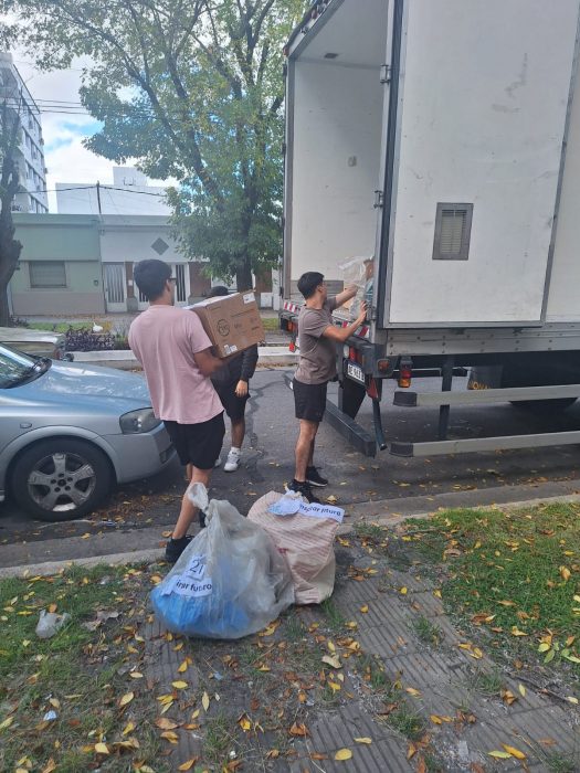 Un nuevo camión con donaciones partió desde la UCALP hacia Bahía Blanca (3)