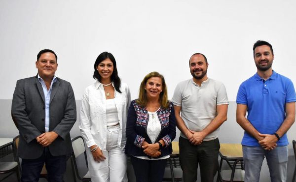 Visita de administrativos de la Universidad de Granada