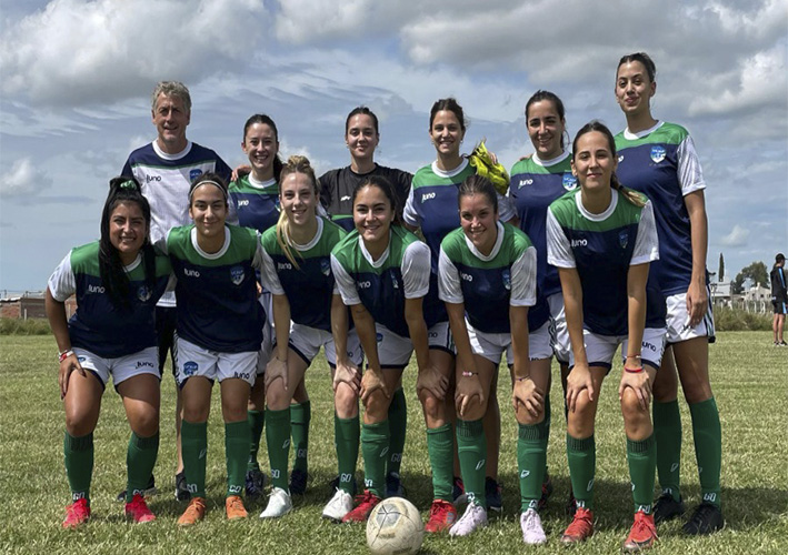 Fútbol: comenzaron los torneos y debutó el equipo femenino