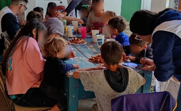 Cuidado de la salud y juegos para los chicos del Santa Clara