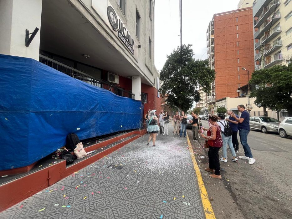 Festejar ayudando los egresados de la UCALP sumaron su aporte solidario para Bahía Blanca (2)