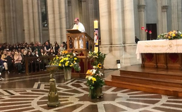 Mons. Carrara sobre Francisco: “Nos enseñó que el nombre de Dios es misericordia”