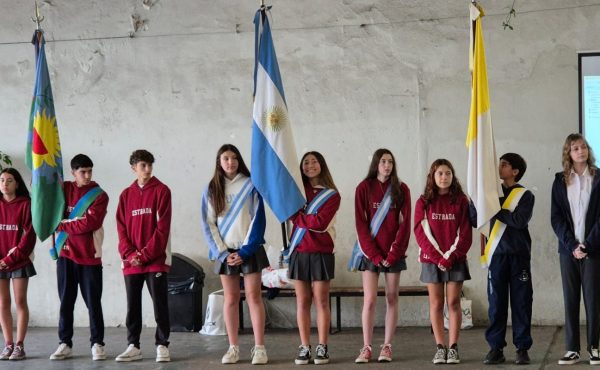 Alumnos del Estrada realizaron la promesa de lealtad a la Constitución Nacional