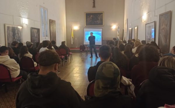 La URI presentó su Programa Internacional de Movilidad Académica en el Colegio Mac Kay