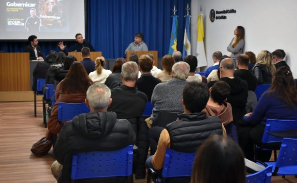 Presentaron un libro sobre comunicación política