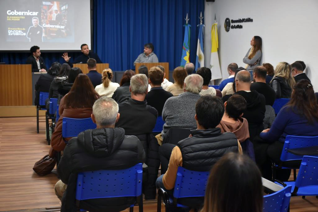 Presentaron un libro sobre comunicación política