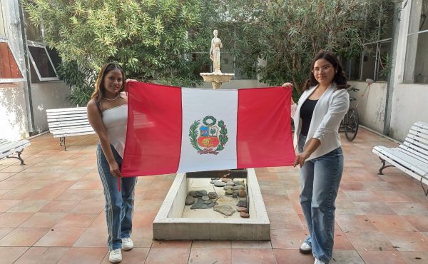Alumnas de Perú cuentan sus nuevas experiencias en Económicas