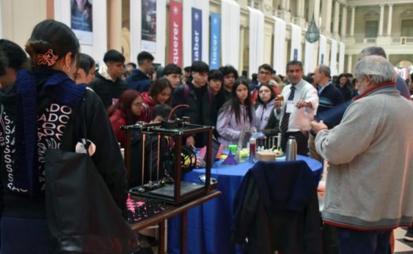 Juegos, postas y actividades prácticas en la Expo UCALP 2025