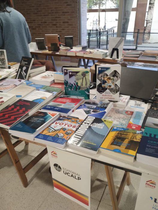 La Editorial UCALP participó de la Feria Internacional del Libro Universitario en Córdoba (5)