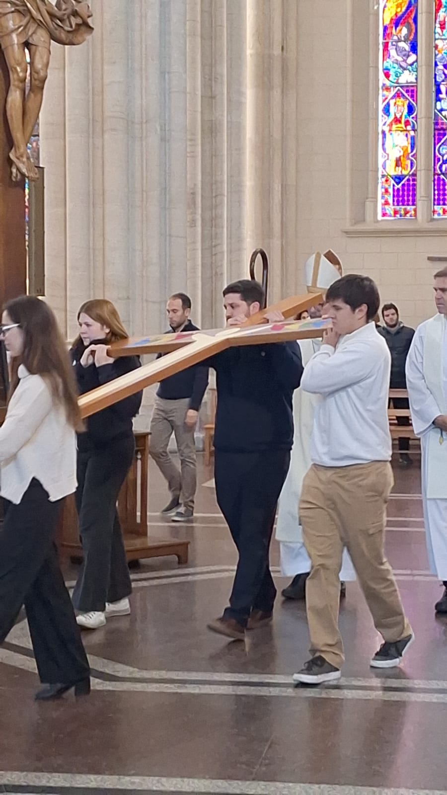 Mons. Carrara animó a los periodistas y comunicadores a “redoblar la opción de ser comunicadores de esperanza y de ser instrumentos de paz”