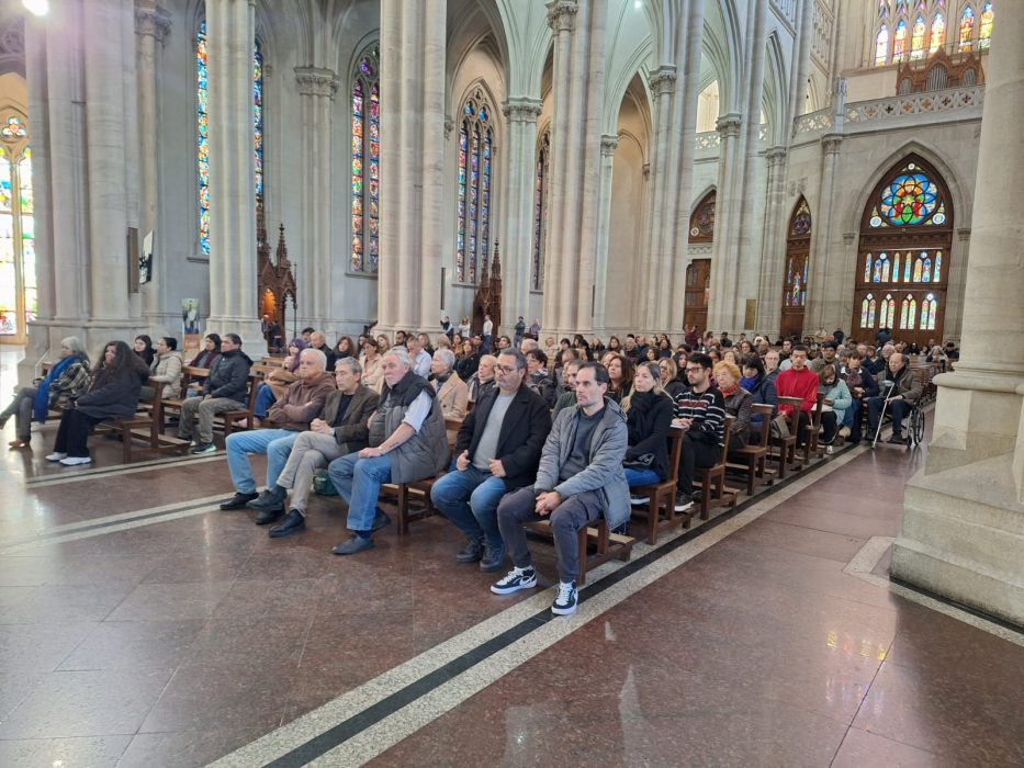Mons. Carrara animó a los periodistas y comunicadores a “redoblar la opción de ser comunicadores de esperanza y de ser instrumentos de paz” (7)
