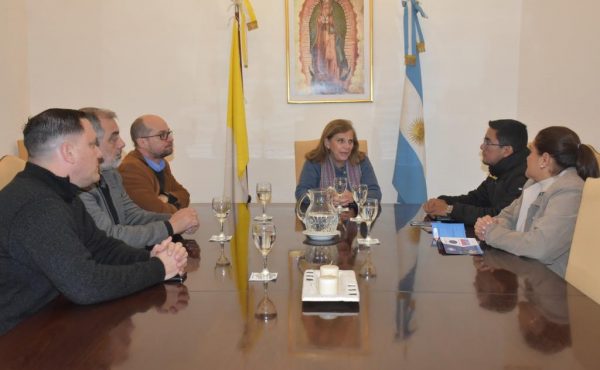 La Universidad César Vallejo, de Perú, y la UCALP comparten experiencias en gestión administrativa