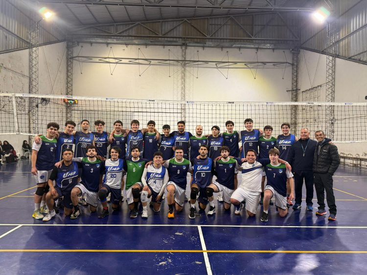 Los chicos de vóley aseguraron su lugar en Primera
