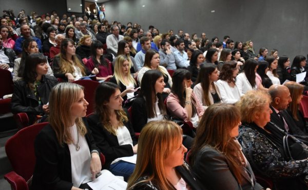 Con Económicas y Arquitectura comienzan los actos de colación de grado