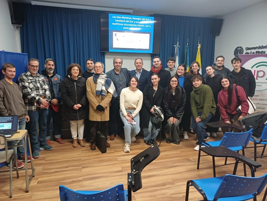 Especialista en geopolítica disertó sobre Malvinas en la facultad de Derecho