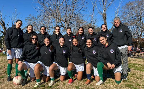 Goleadas en fútbol femenino y rugby para cerrar el primer semestre