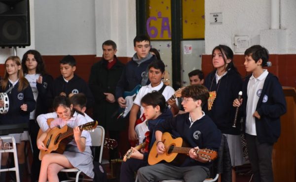 El Garicoïts celebra la Independencia con un acto de gala