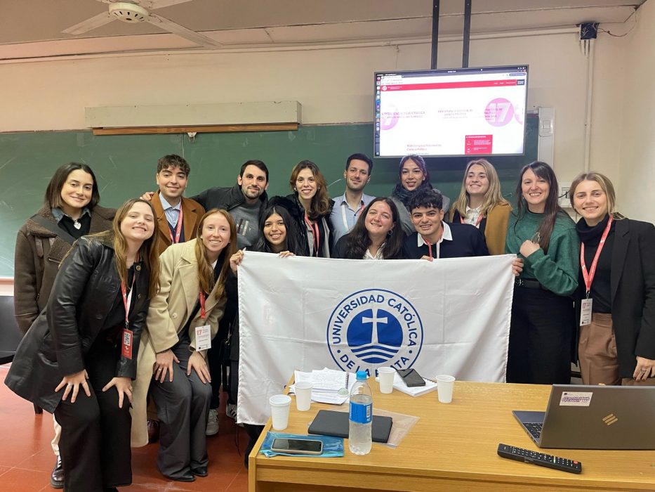 Alumnos y docentes expusieron en el XVII Congreso Nacional de Ciencia Política