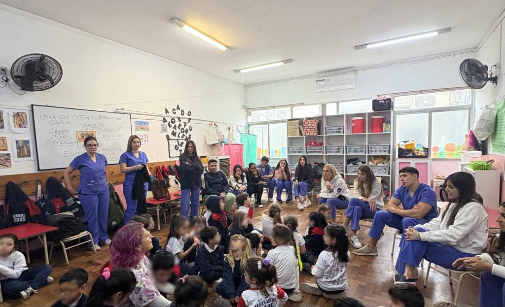 Estudiantes de Odontología realizaron una jornada de educación para la salud en el jardín Estrada