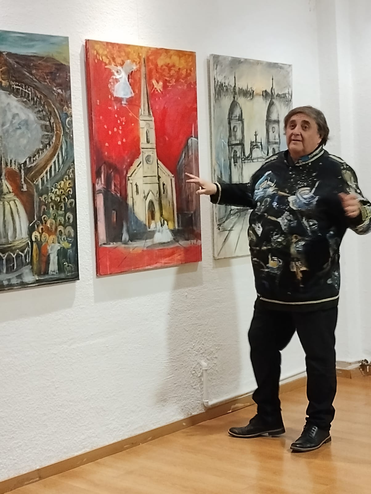 La Facultad de Arquitectura y Diseño inauguró una muestra de arte en la Sede Bernal