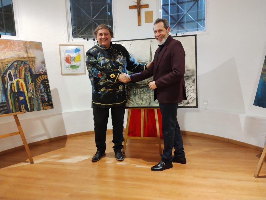 La Facultad de Arquitectura y Diseño inauguró una muestra de arte en la Sede Bernal (3)