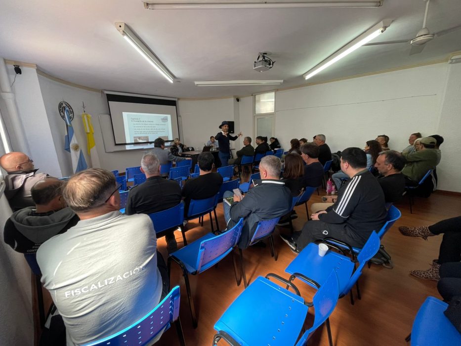 Capacitación para empleados y funcionarios en torno a Laudato si´ y educación ambiental