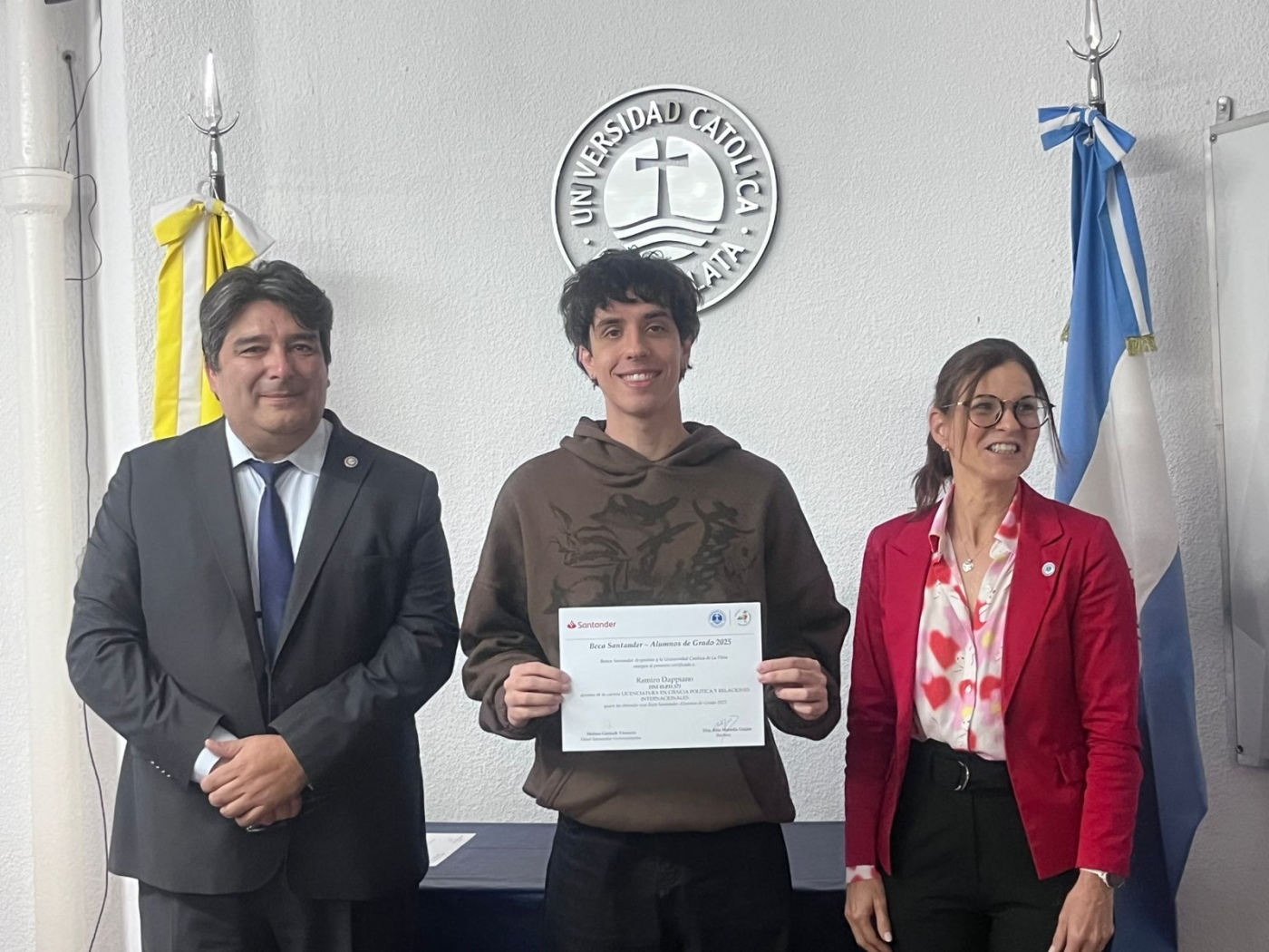 Reconocimiento a los alumnos becados por Santander en la UCALP Sede Bernal 