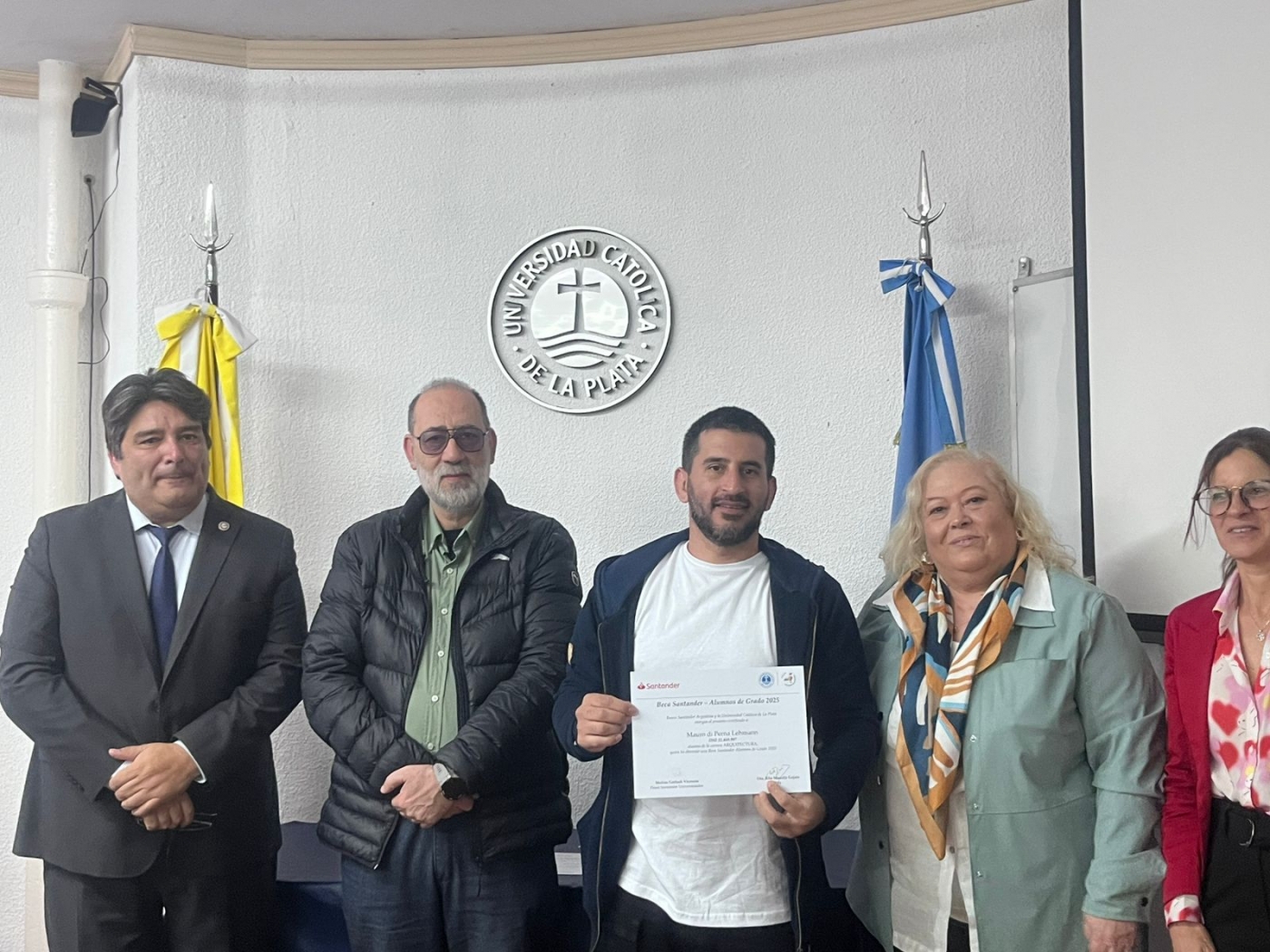 Reconocimiento a los alumnos becados por Santander en la UCALP Sede Bernal 