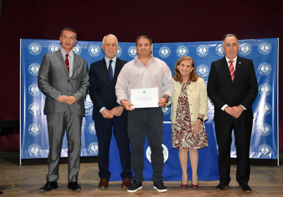 Acto de colación de la Facultad de Ciencias Económicas y Sociales